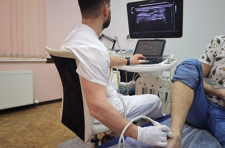 УЗИ голеностопного сустава (1 сустав) на аппарате элитного класса