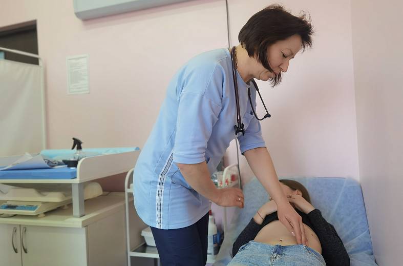 Прием гастроэнтеролога (осмотр, консультация с лечением не более 30 дней), первичный